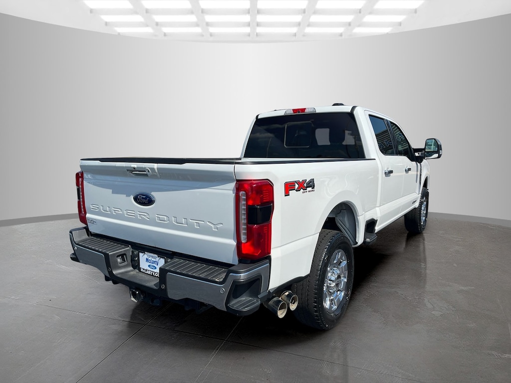 Used 2023 Ford F-250SD Lariat Truck