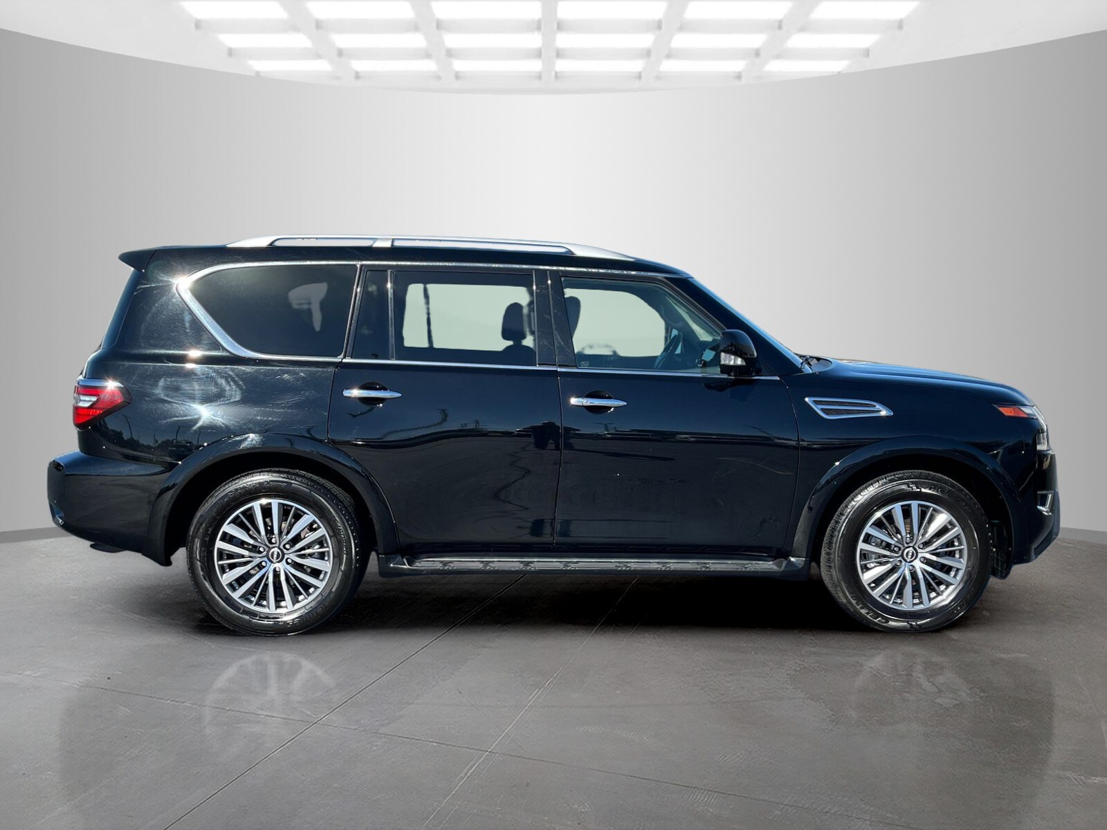 2024 Nissan Armada SL photo 3