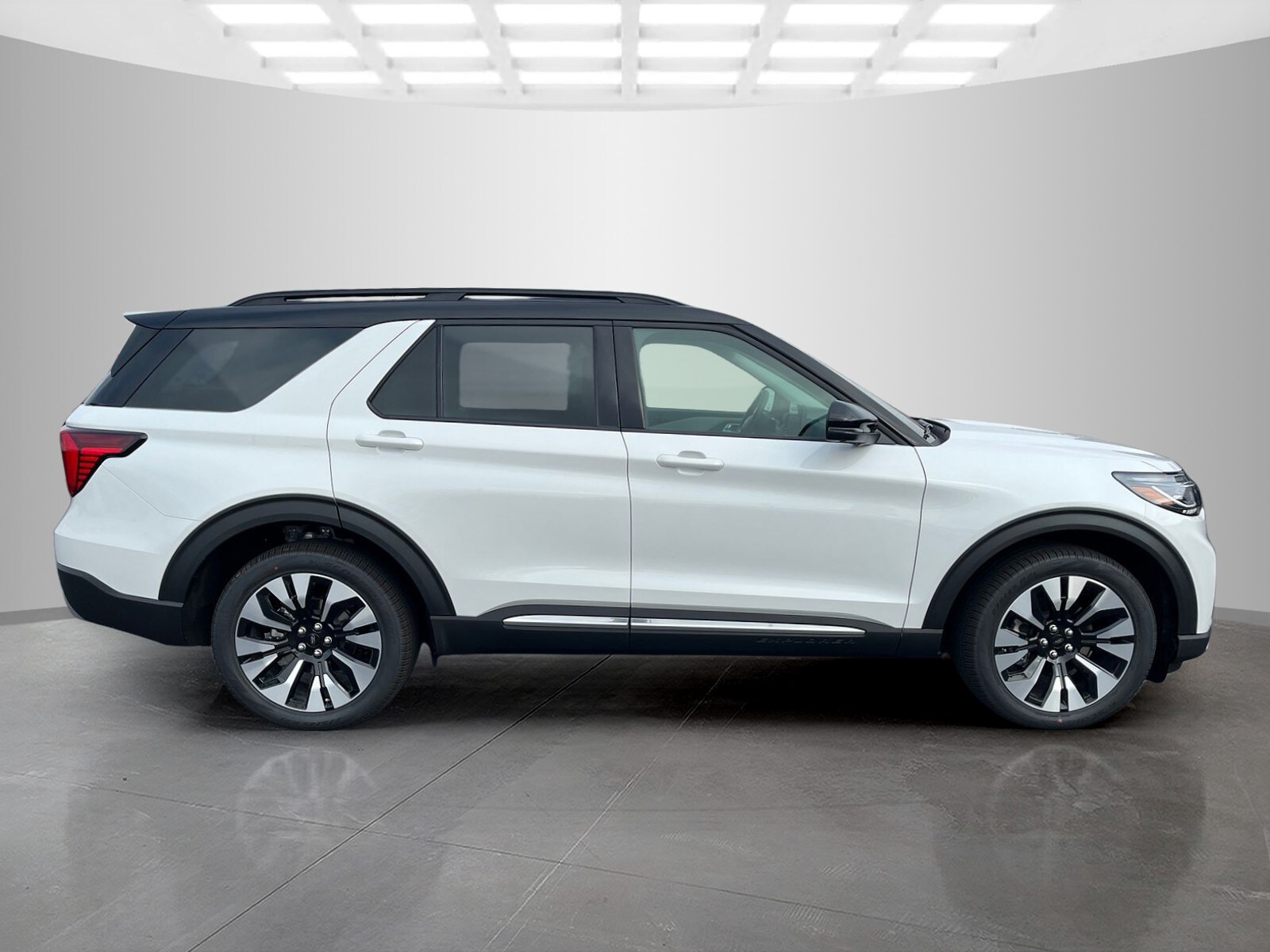 2026 Ford Explorer Platinum photo 3
