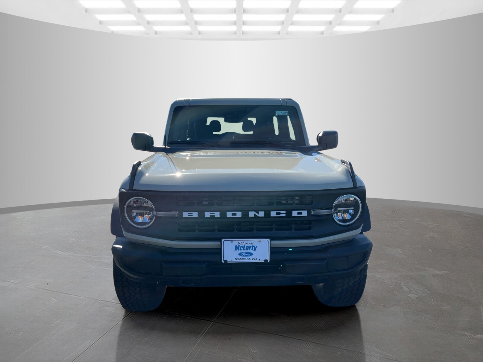 2025 Ford Bronco Base photo 2