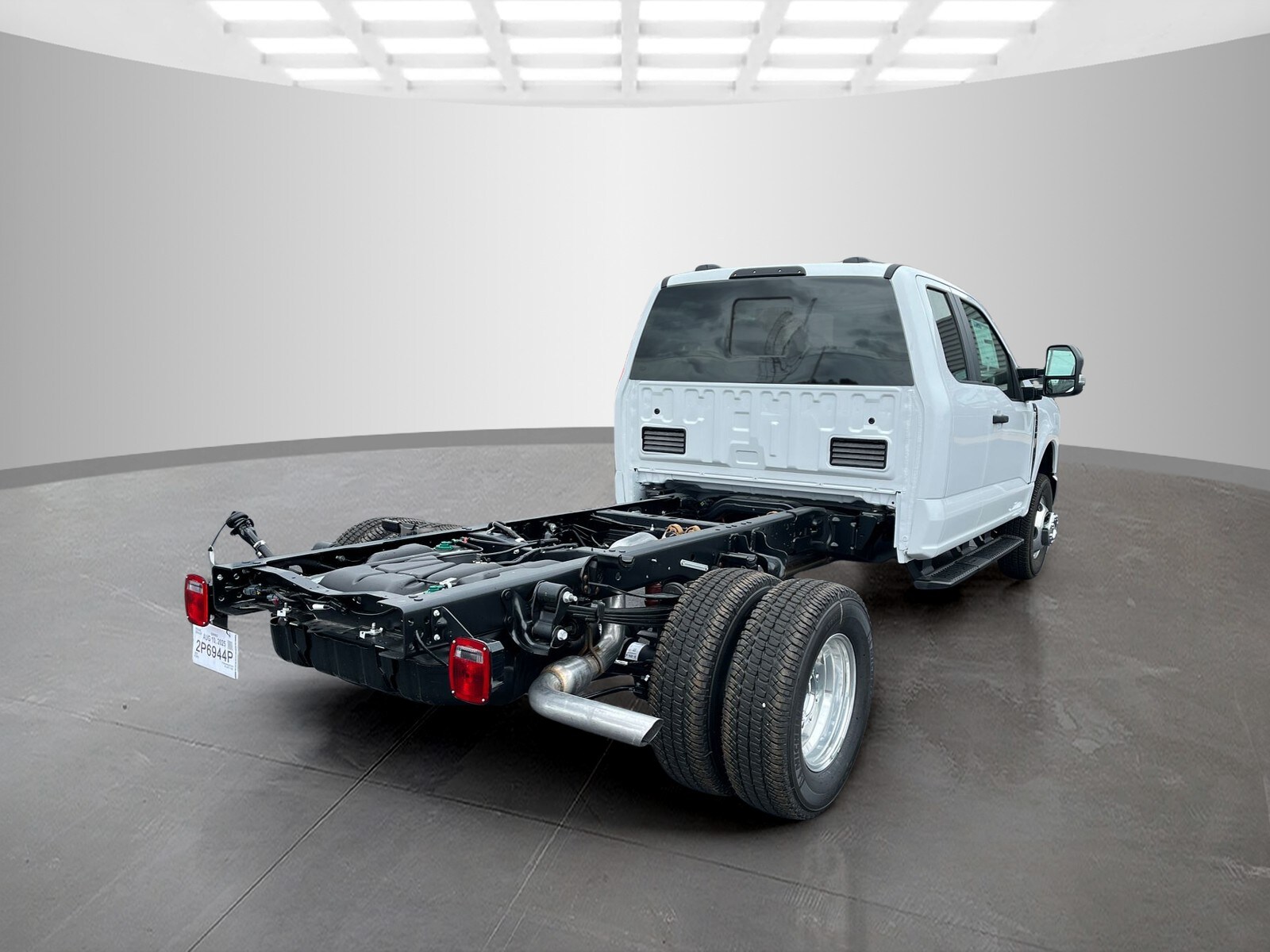 2025 Ford F-350 XLT photo 4