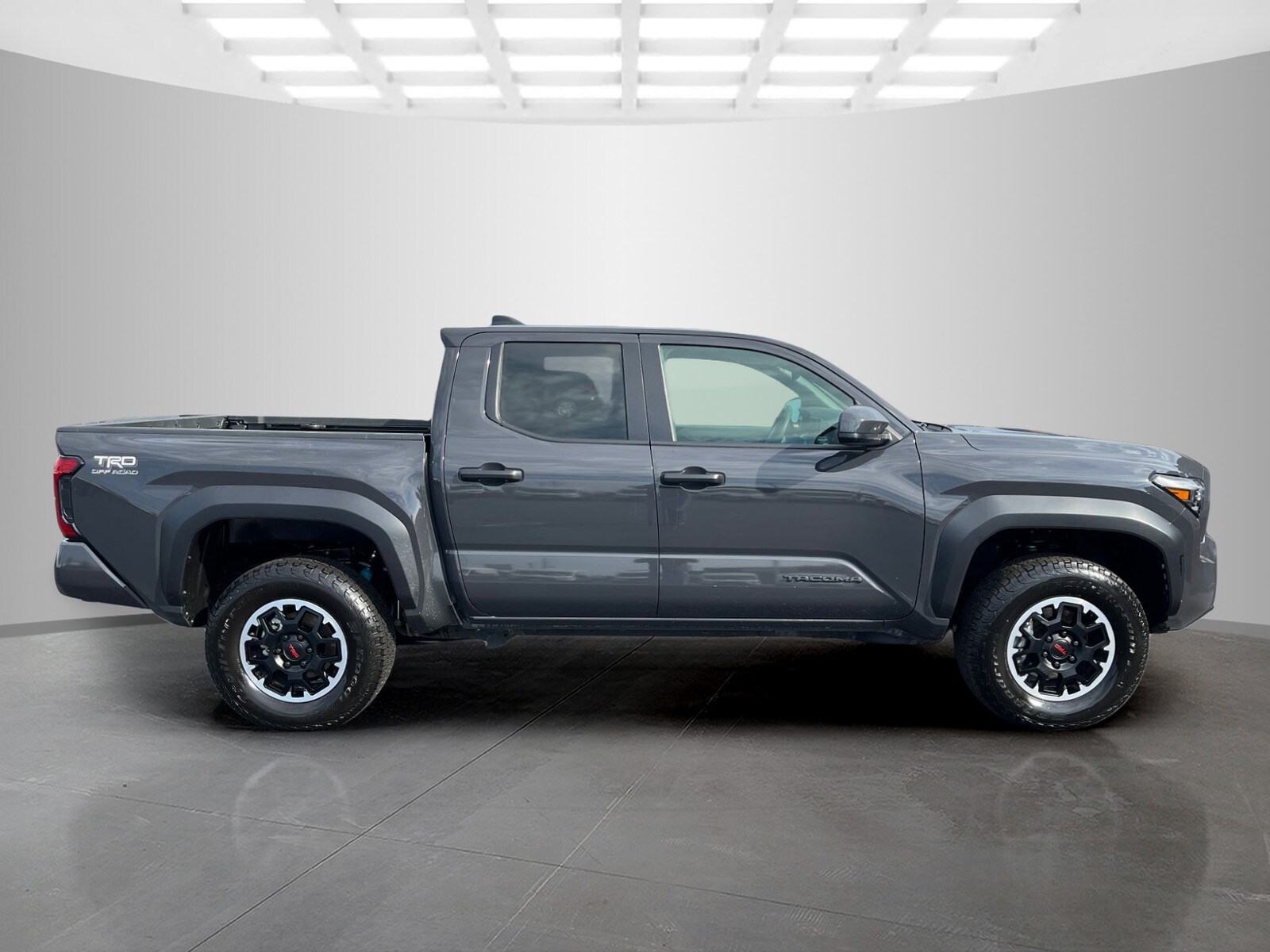 2024 Toyota Tacoma photo 3