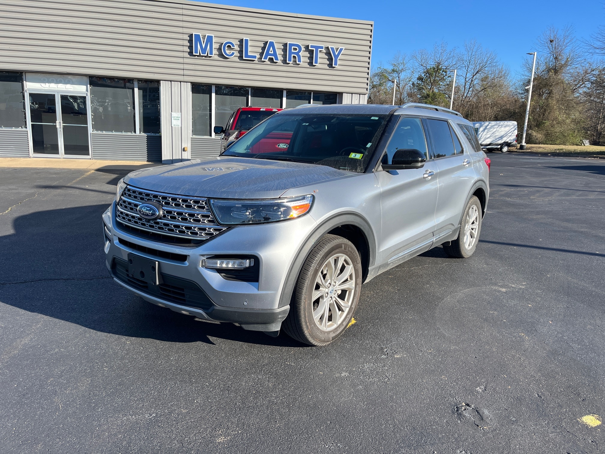 2023 Ford Explorer Limited's photo