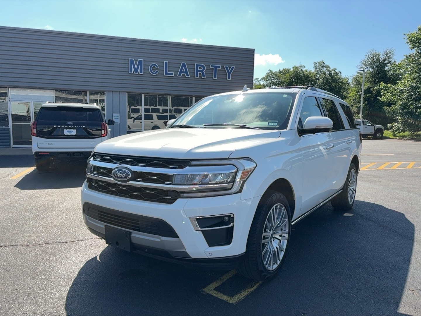 2024 Ford Expedition Limited's photo