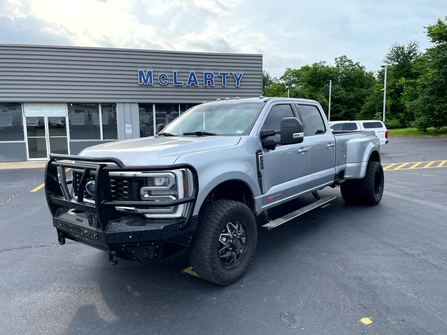 2024 Ford F-350 Lariat 4x4 Crew Cab 8' Box DRW's photo