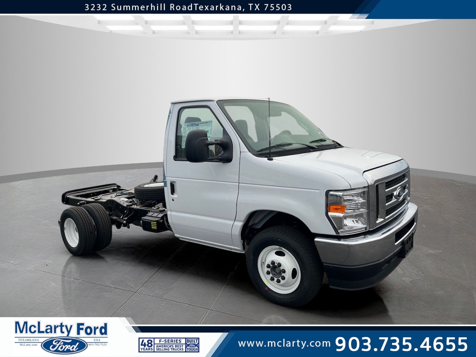 2027 Ford E-Series DRW E-450 Super Duty 158 in WB's photo