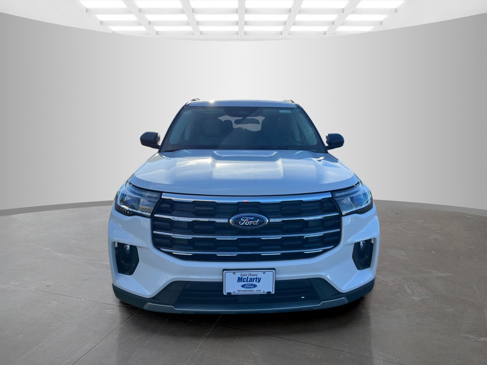 2026 Ford Explorer photo 2