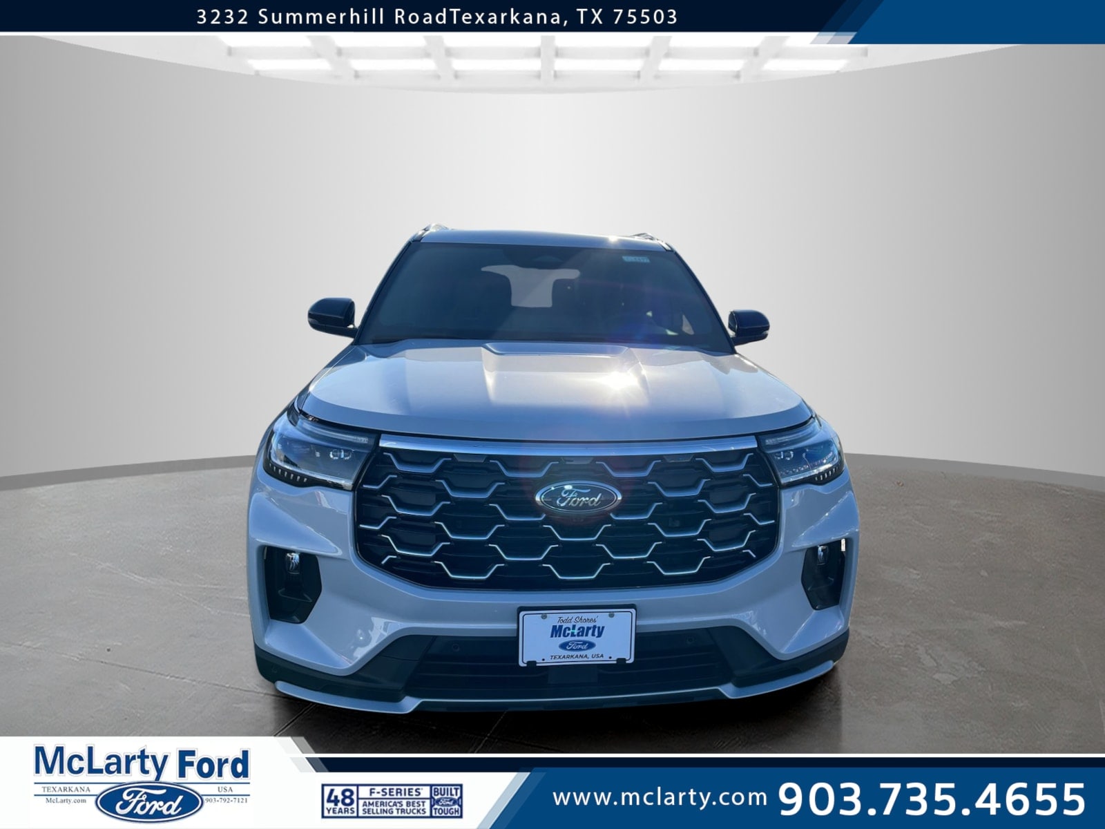 2026 Ford Explorer Platinum's photo
