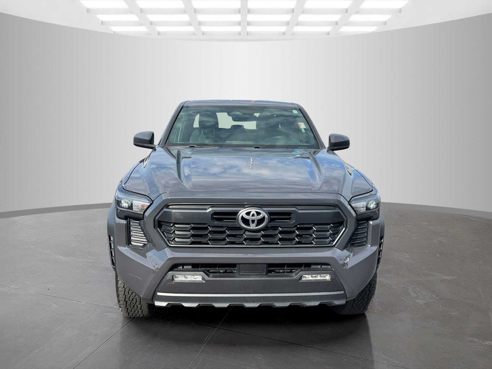 2024 Toyota Tacoma photo 2