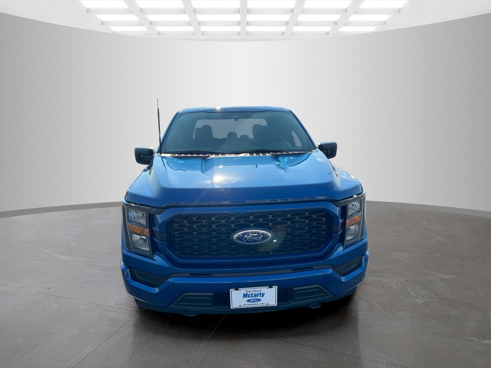 2023 Ford F-150 XL photo 2