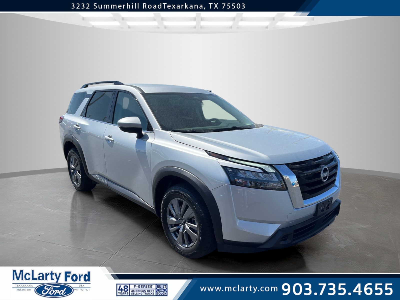 2025 Nissan Pathfinder SV