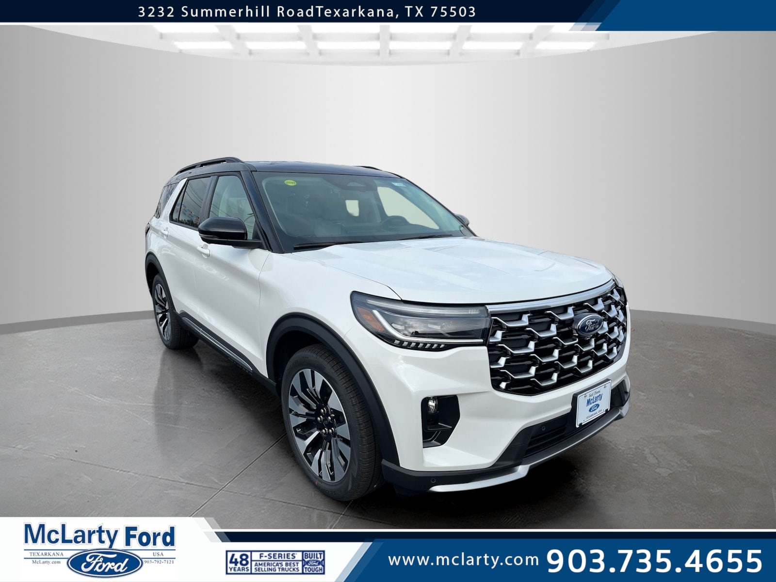 2026 Ford Explorer Platinum's photo
