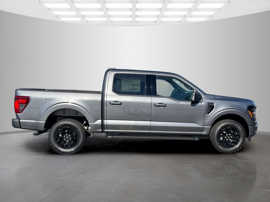 New 2025 Ford F-150 XLT Crew Cab Pickup