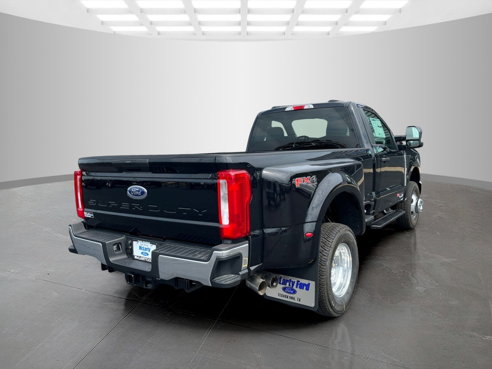 2026 Ford F-350 XLT photo 4