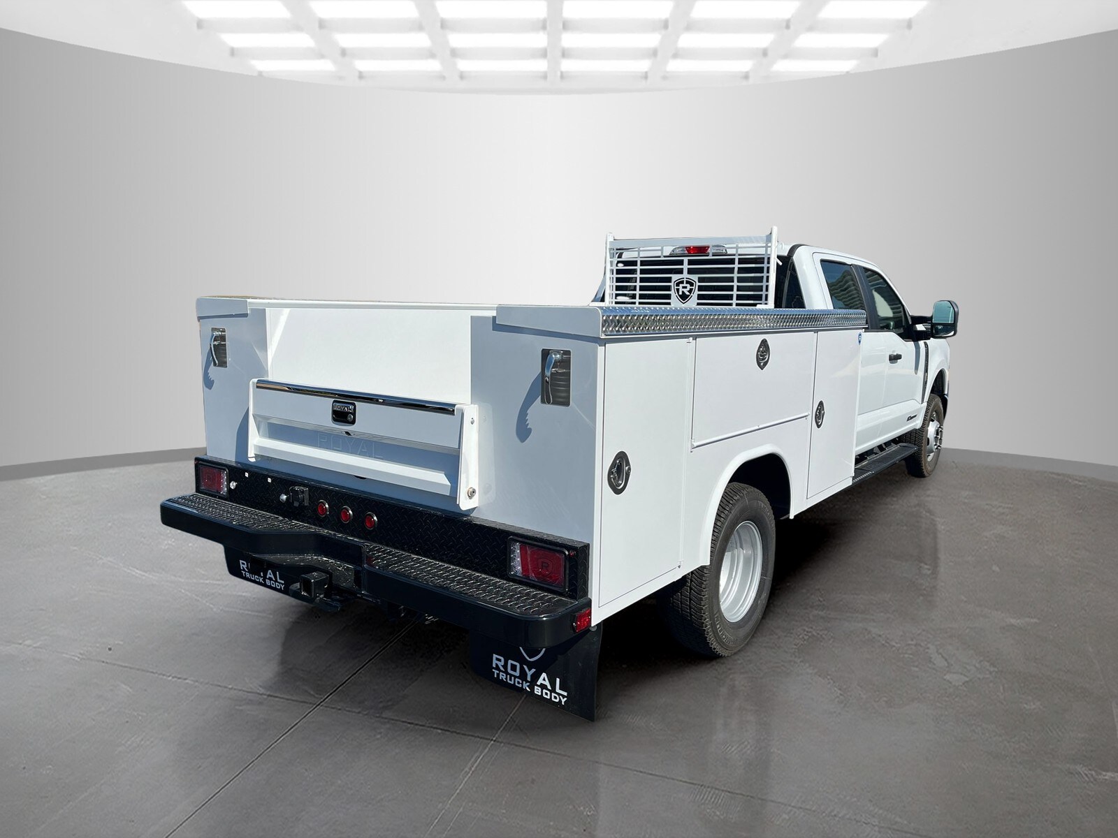 2025 Ford F-350 XL photo 4