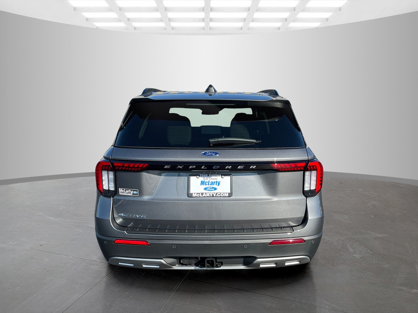 2025 Ford Explorer photo 4