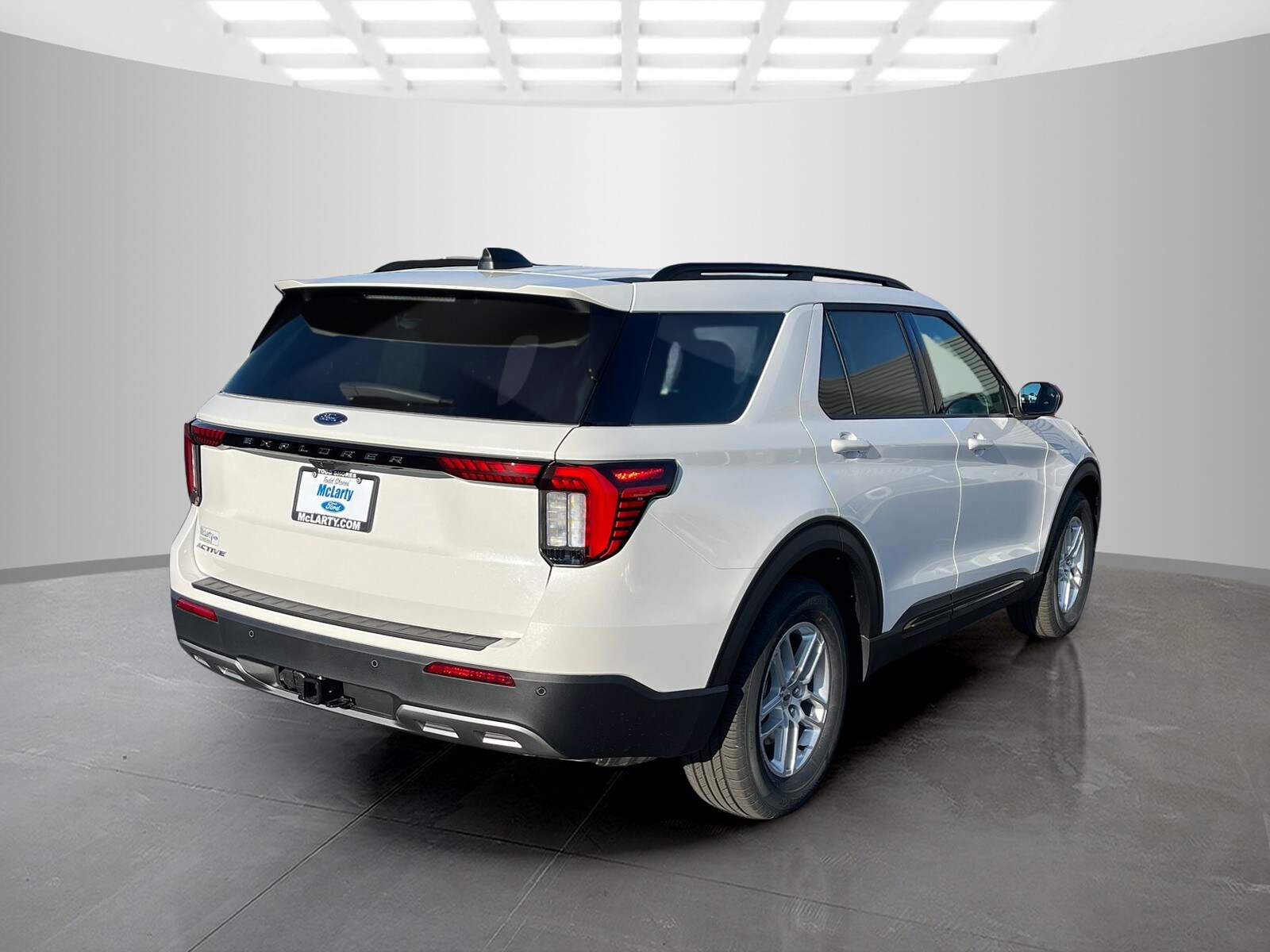 2026 Ford Explorer photo 4