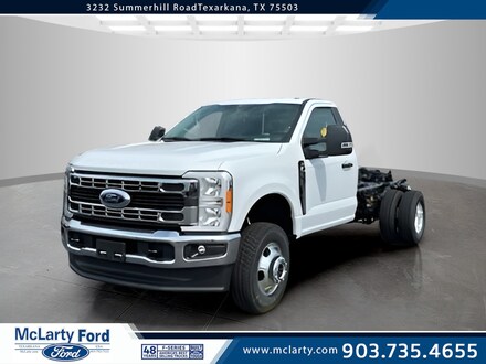 2025 Ford Super Duty F-350 DRW F-350&reg; XLT Regular Cab Chassis-Cab