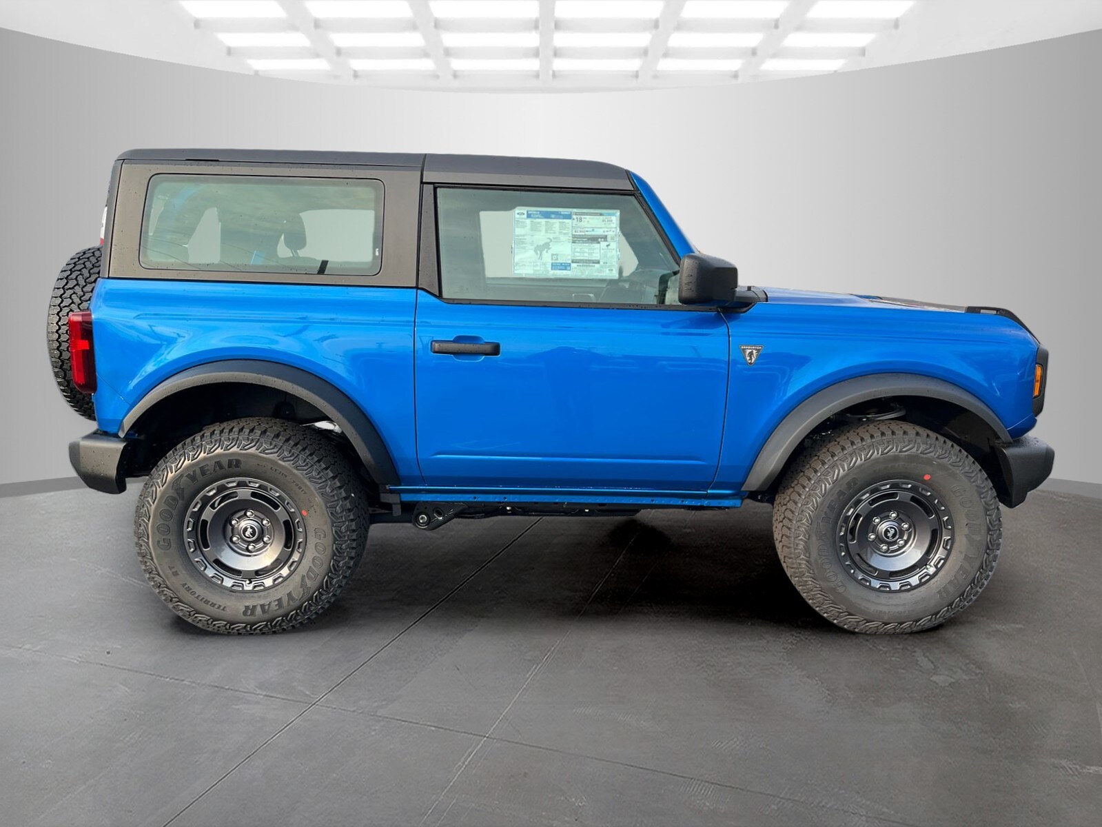 2025 Ford Bronco Base photo 2