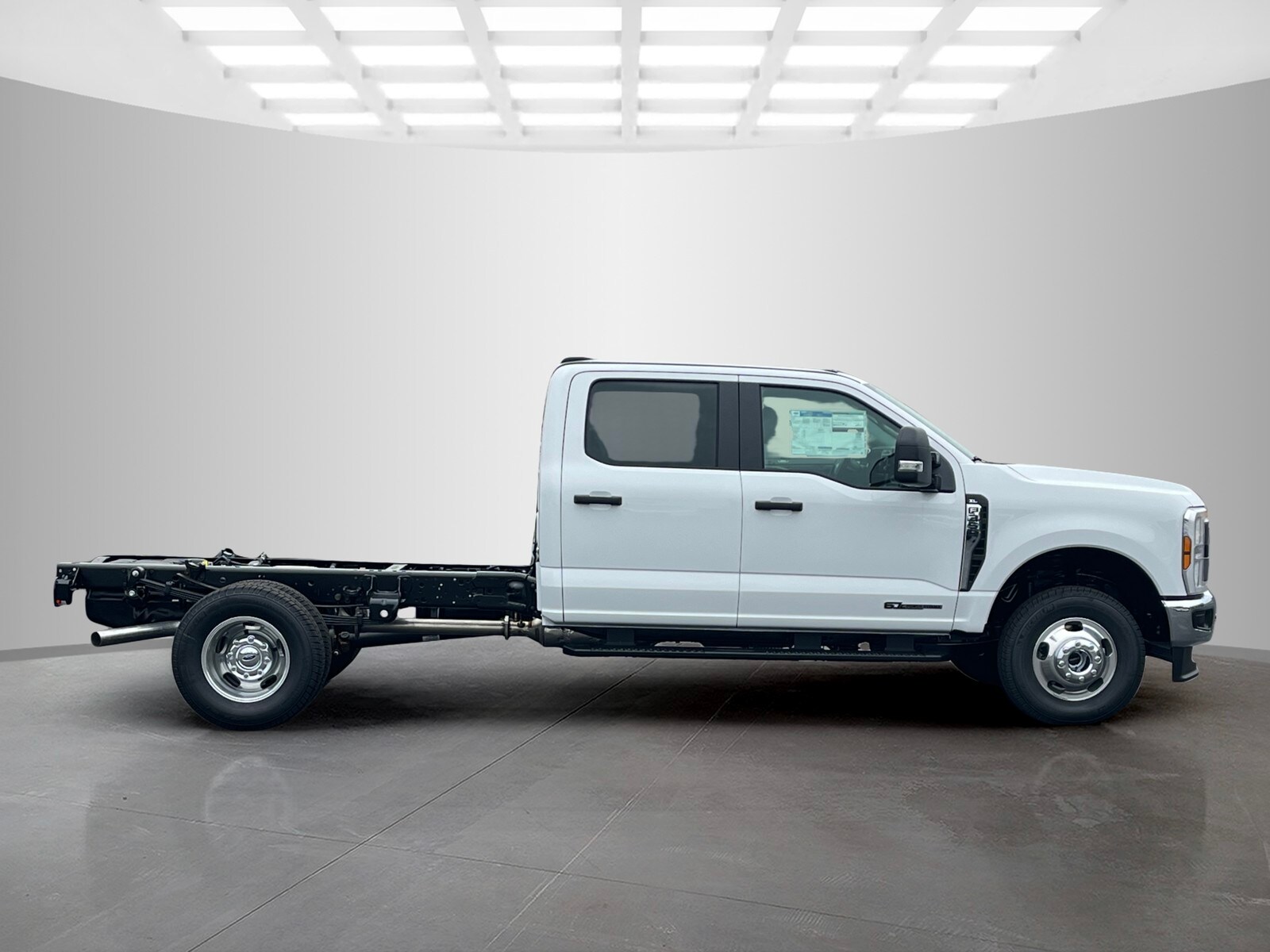 2025 Ford F-350 XL photo 3