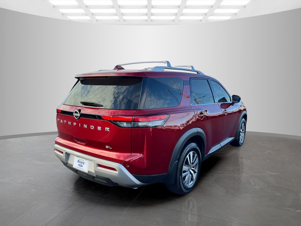 Used 2023 Nissan Pathfinder SL SUV