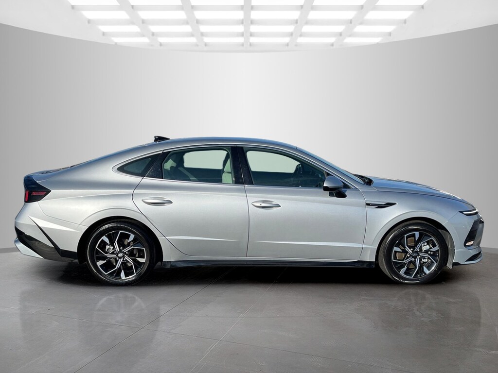 Used 2024 Hyundai Sonata SEL Sedan