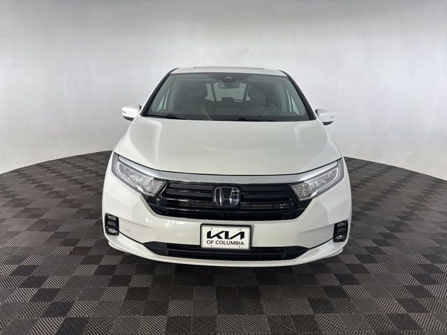 2023 Honda Odyssey Touring photo 2