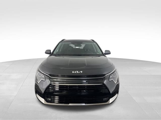 2024 Kia Niro EX Touring photo 2