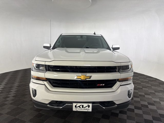 2018 Chevrolet Silverado 1500 LT photo 2