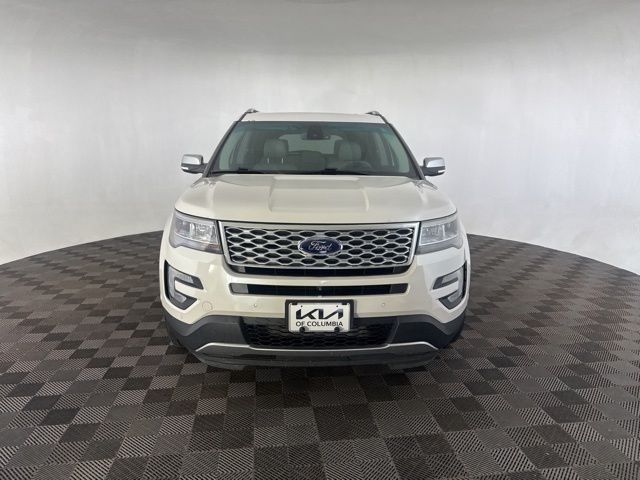 2016 Ford Explorer Platinum photo 2