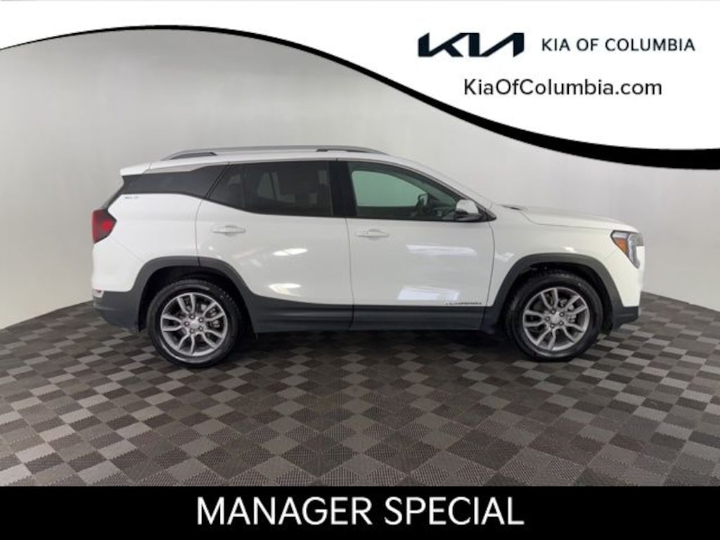 Used 2024 GMC Terrain SLT SUV