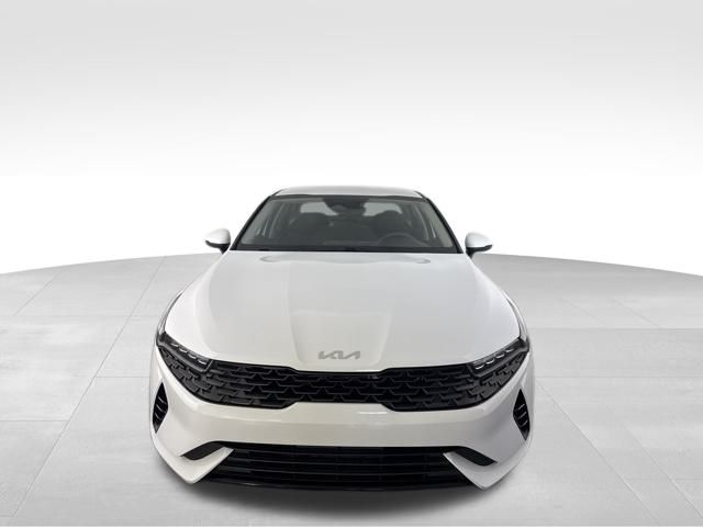 2022 Kia K5 LXS photo 2