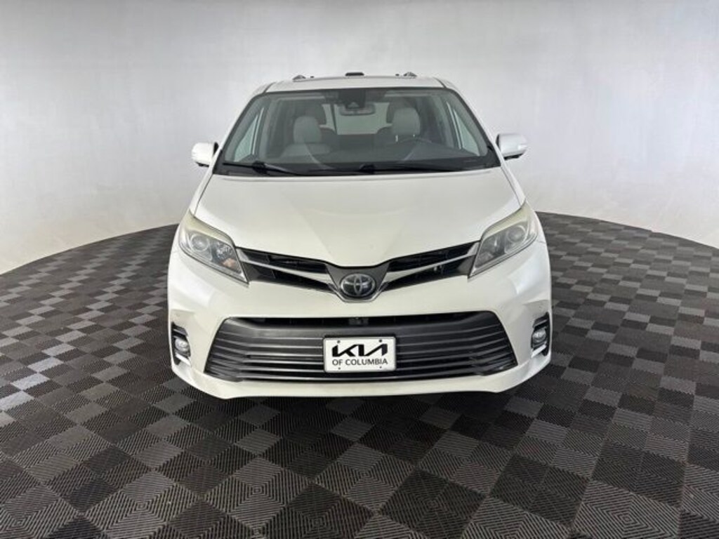 Used 2019 Toyota Sienna Limited Premium Minivan/Van