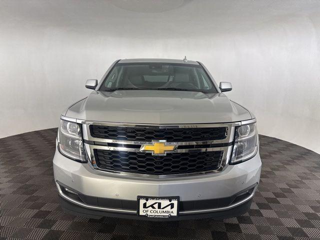 2019 Chevrolet Suburban LT photo 2