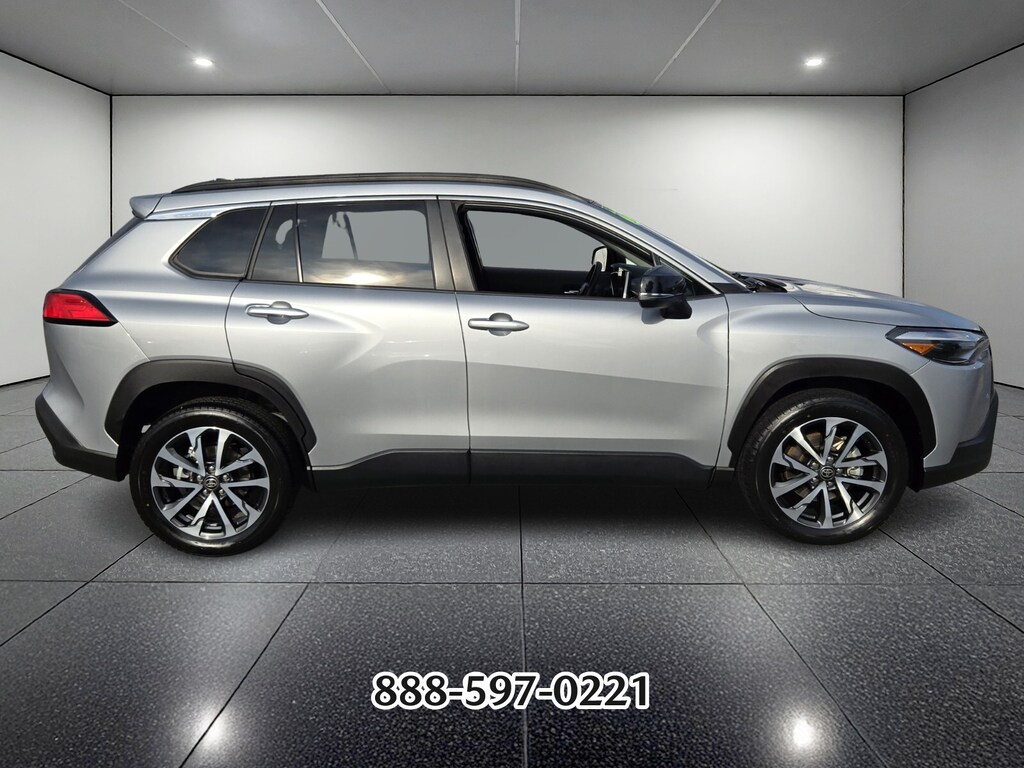 Used 2025 Toyota Corolla Cross XLE SUV