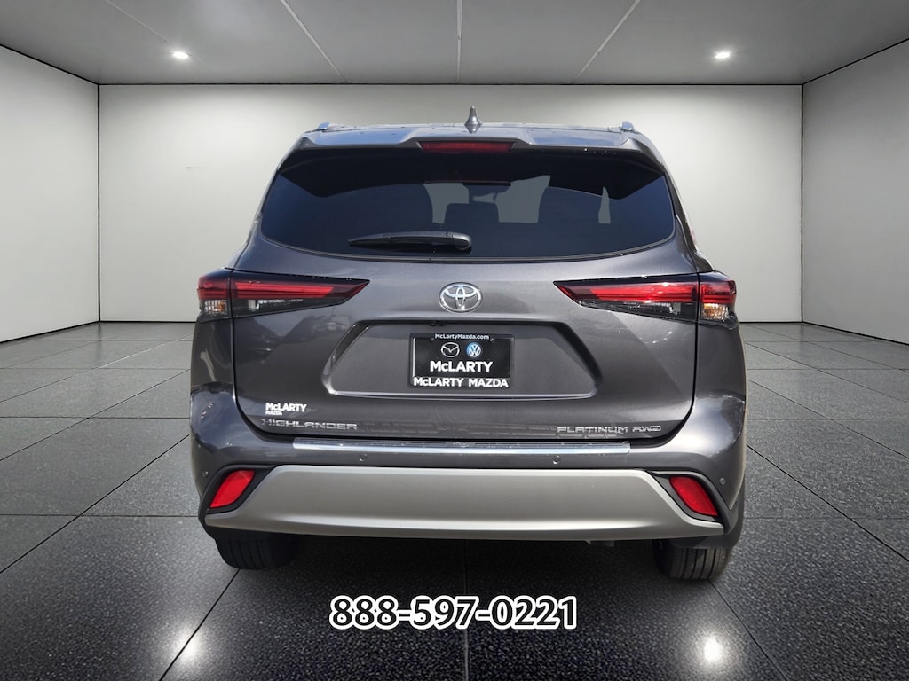 Used 2025 Toyota Highlander Platinum SUV