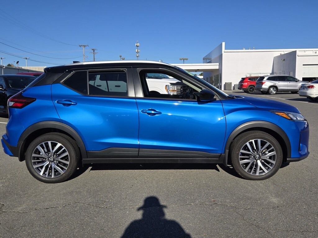 Used 2024 Nissan Kicks SV SUV