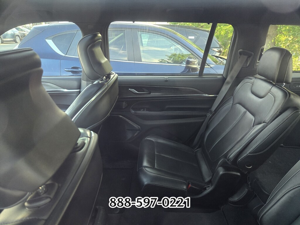 Used 2022 Jeep New Grand Cherokee Overland SUV