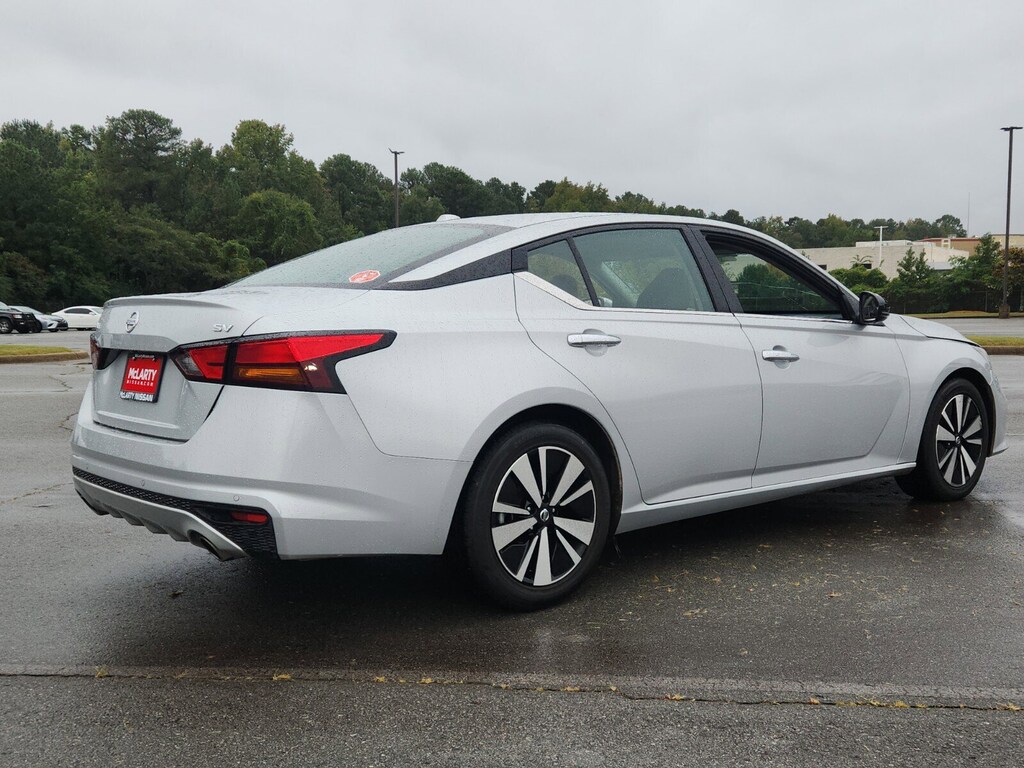 Used 2022 Nissan Altima 2.5 SV Sedan