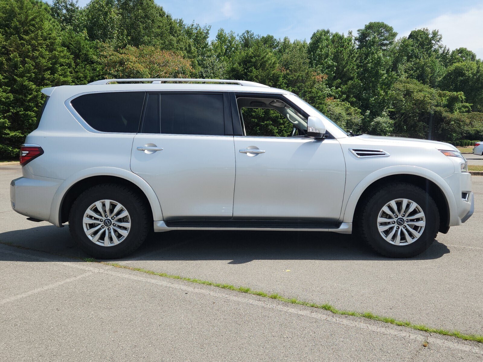 2024 Nissan Armada SV photo 2