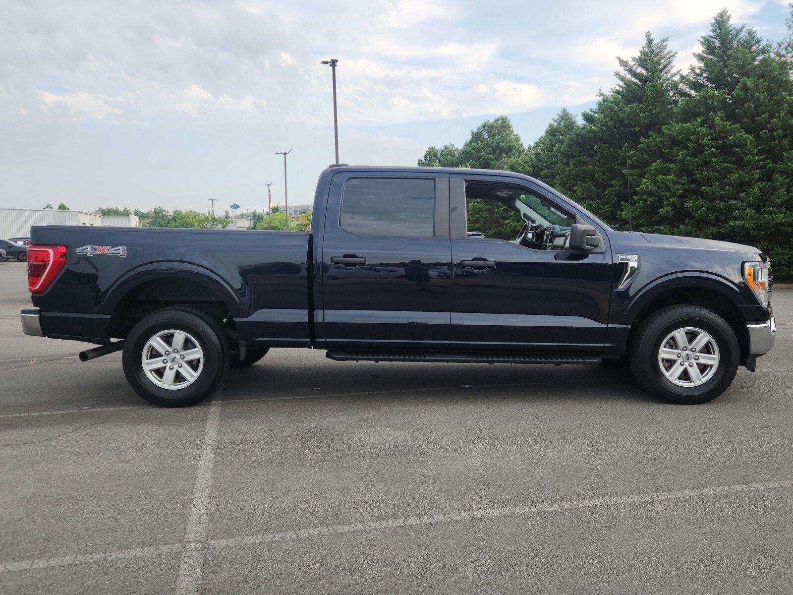 2021 Ford F-150 XLT photo 2
