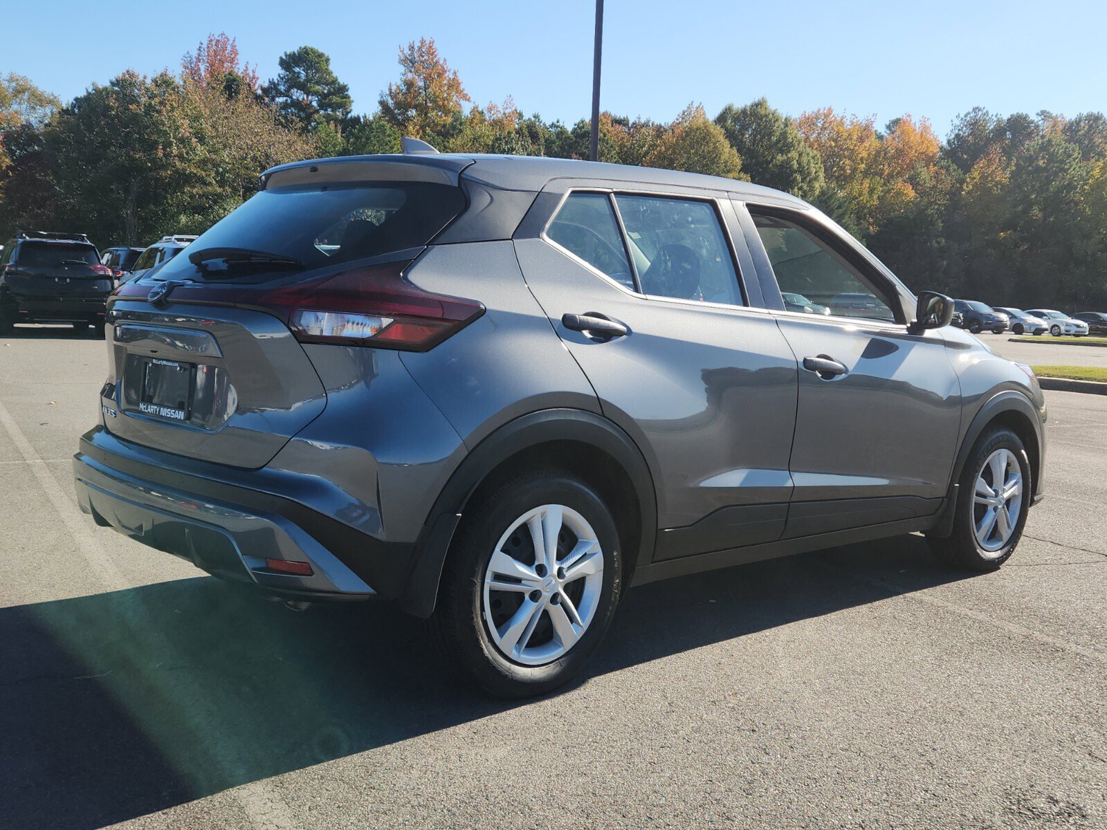 2025 Nissan Kicks Play S photo 3