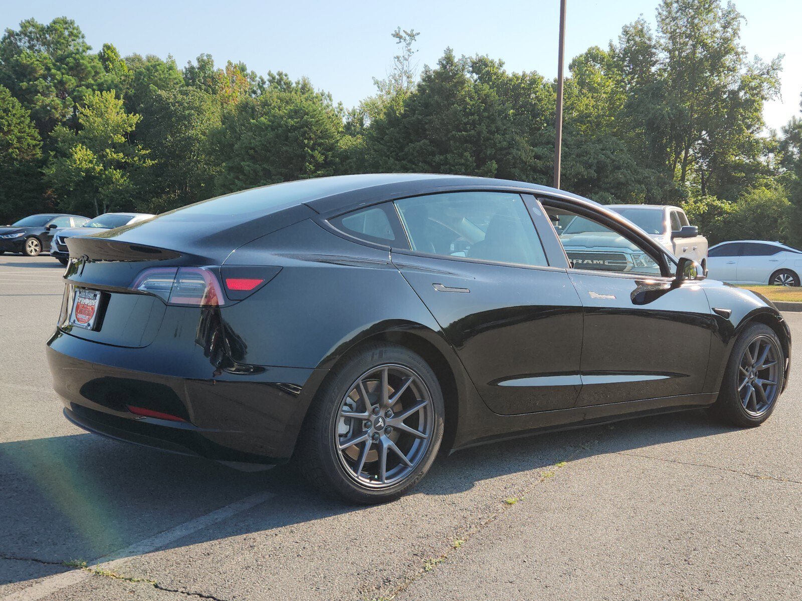 2021 Tesla Model 3 Standard Range Plus photo 3