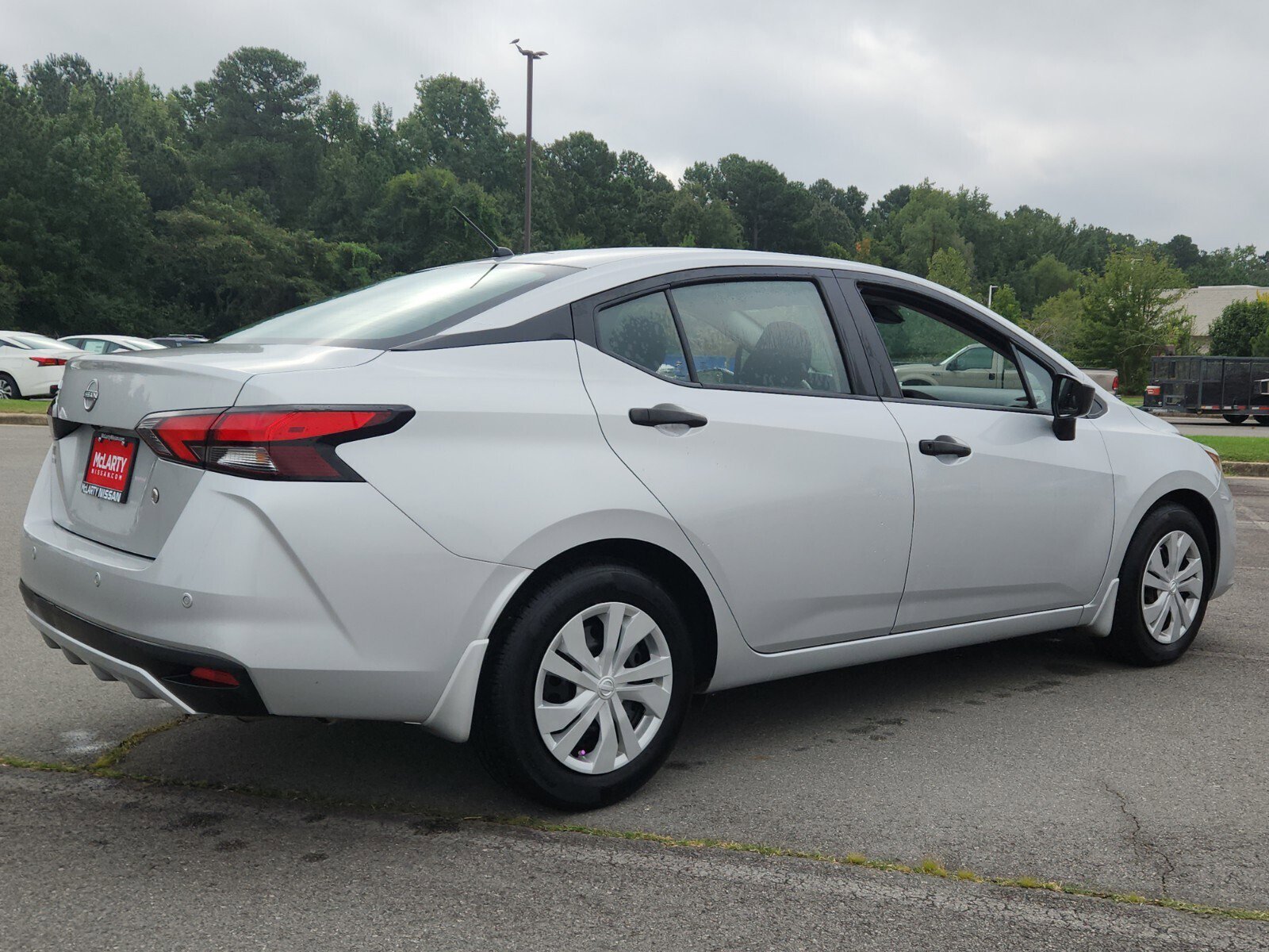 2024 Nissan Versa 1.6 S photo 3