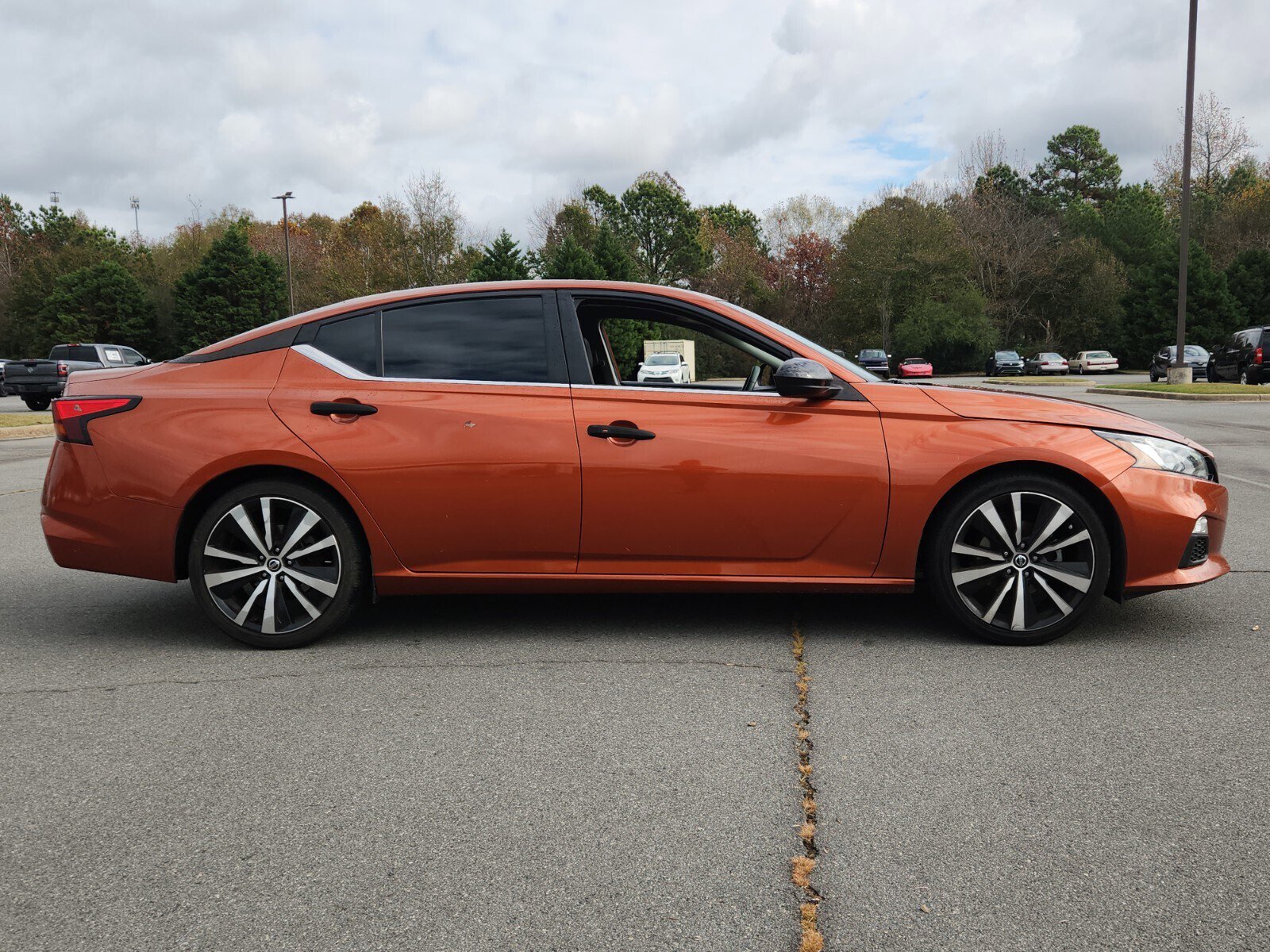2021 Nissan Altima 2.5 SR photo 2