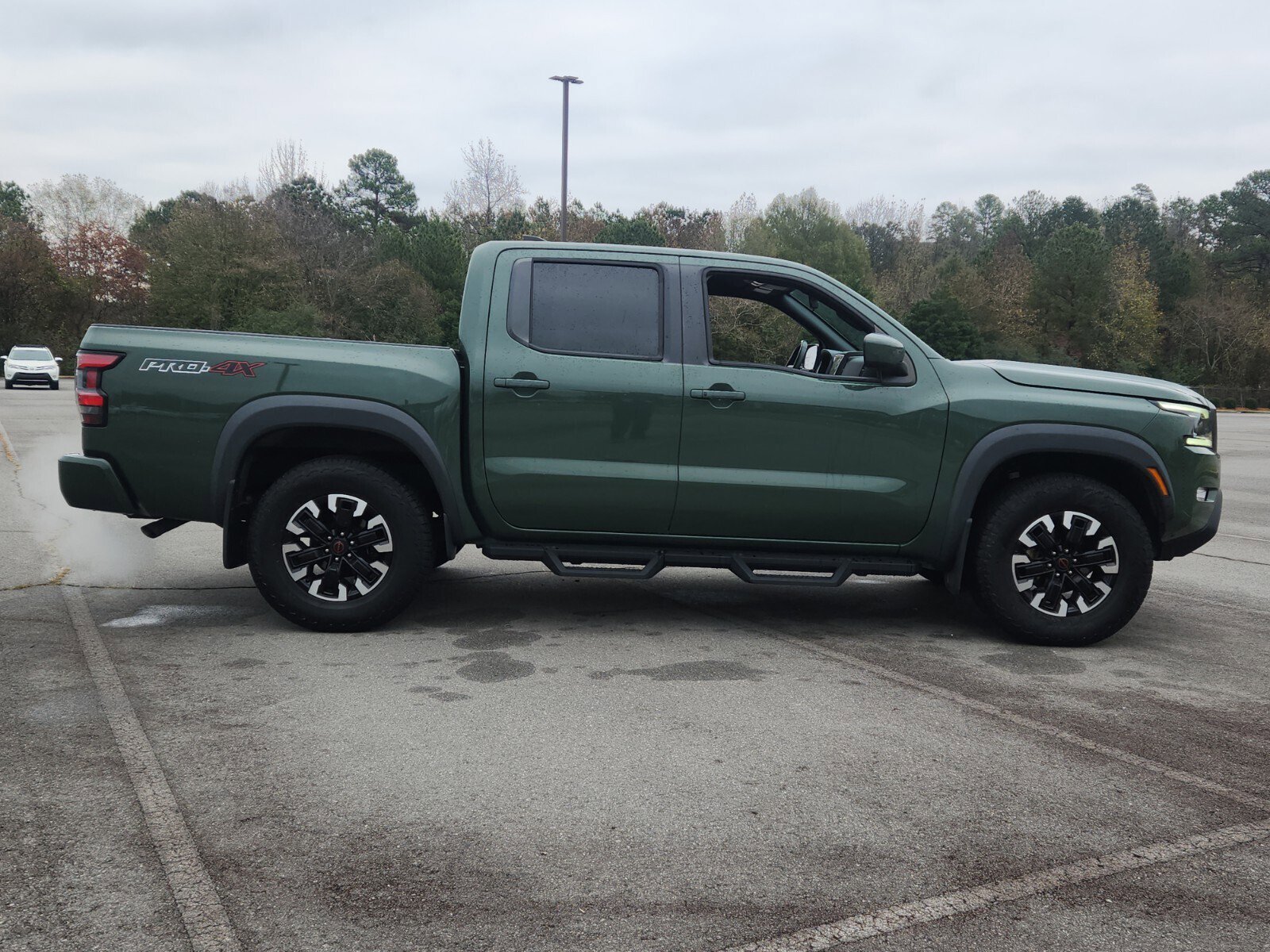 2023 Nissan Frontier PRO-4X photo 2