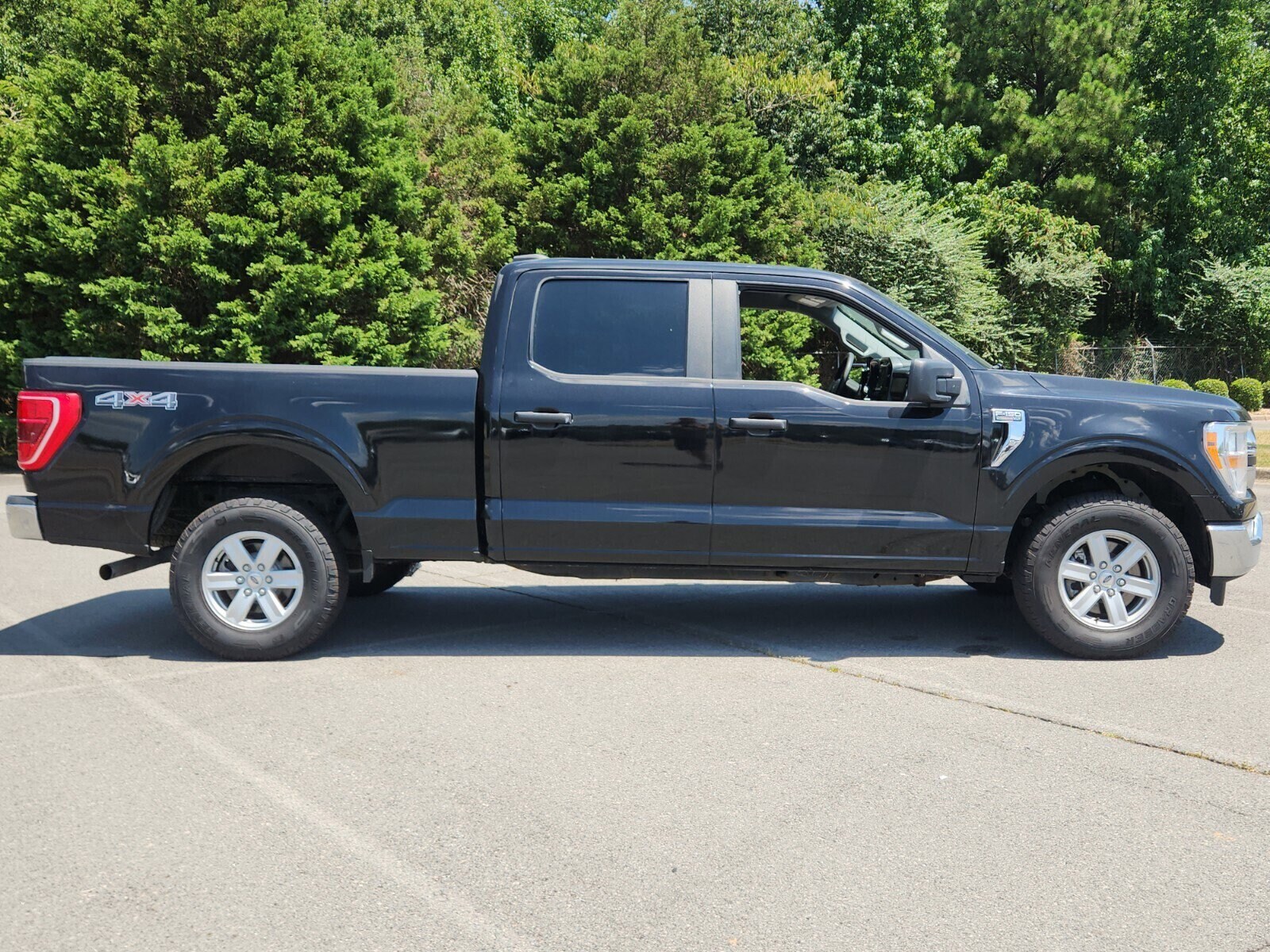 2021 Ford F-150 XLT photo 2