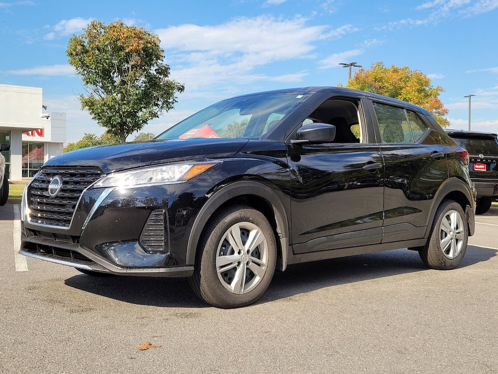 Used 2025 Nissan Kicks Play S SUV