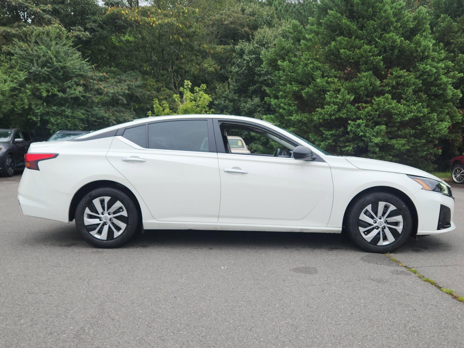 2025 Nissan Altima 2.5 S photo 2
