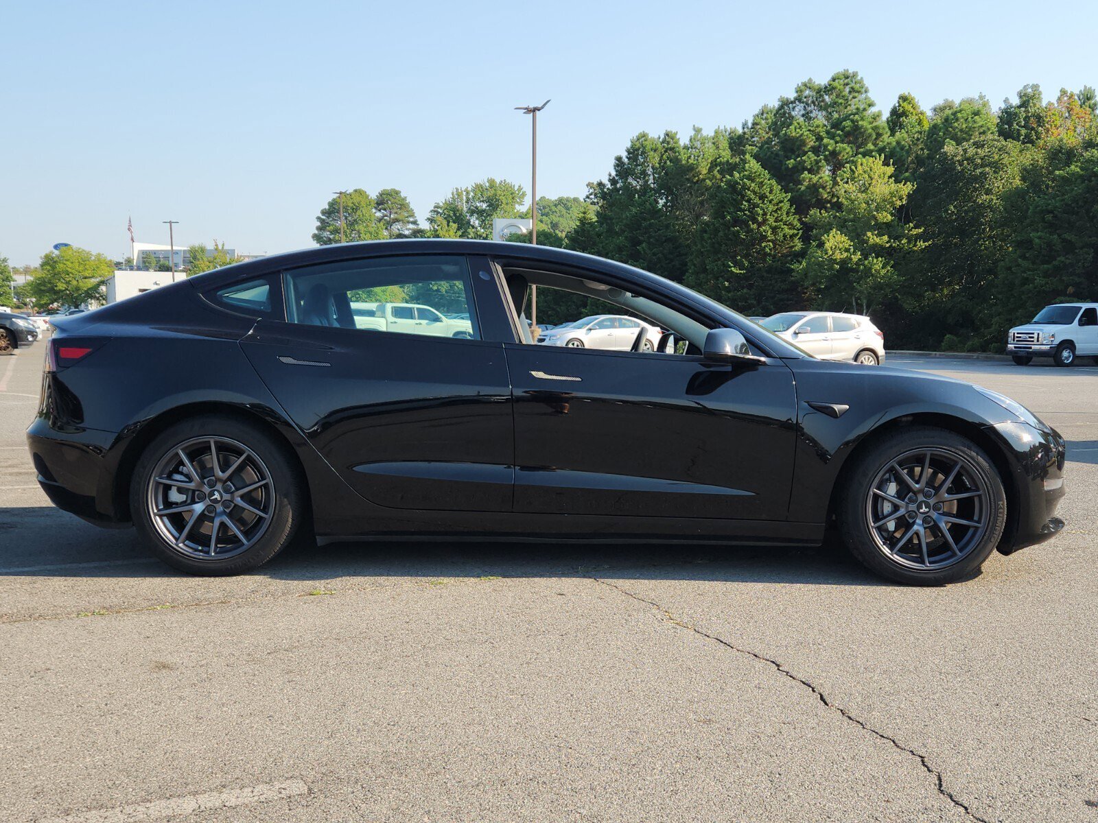 2021 Tesla Model 3 Standard Range Plus photo 2
